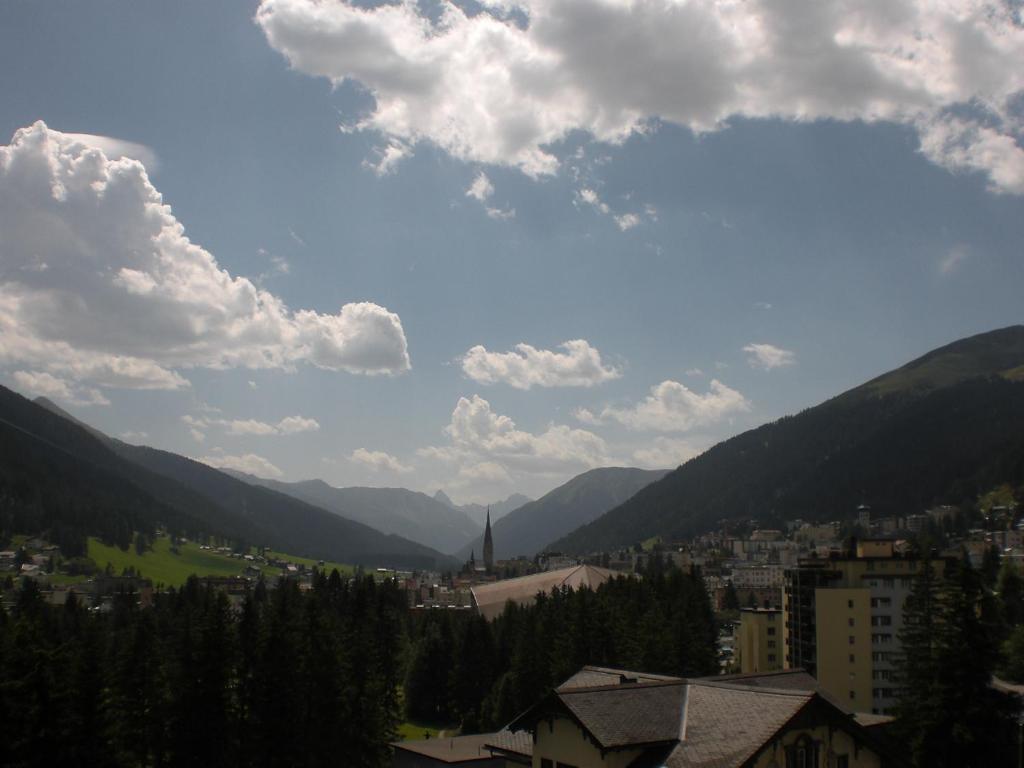 Heart Of Davos Apartments Room photo